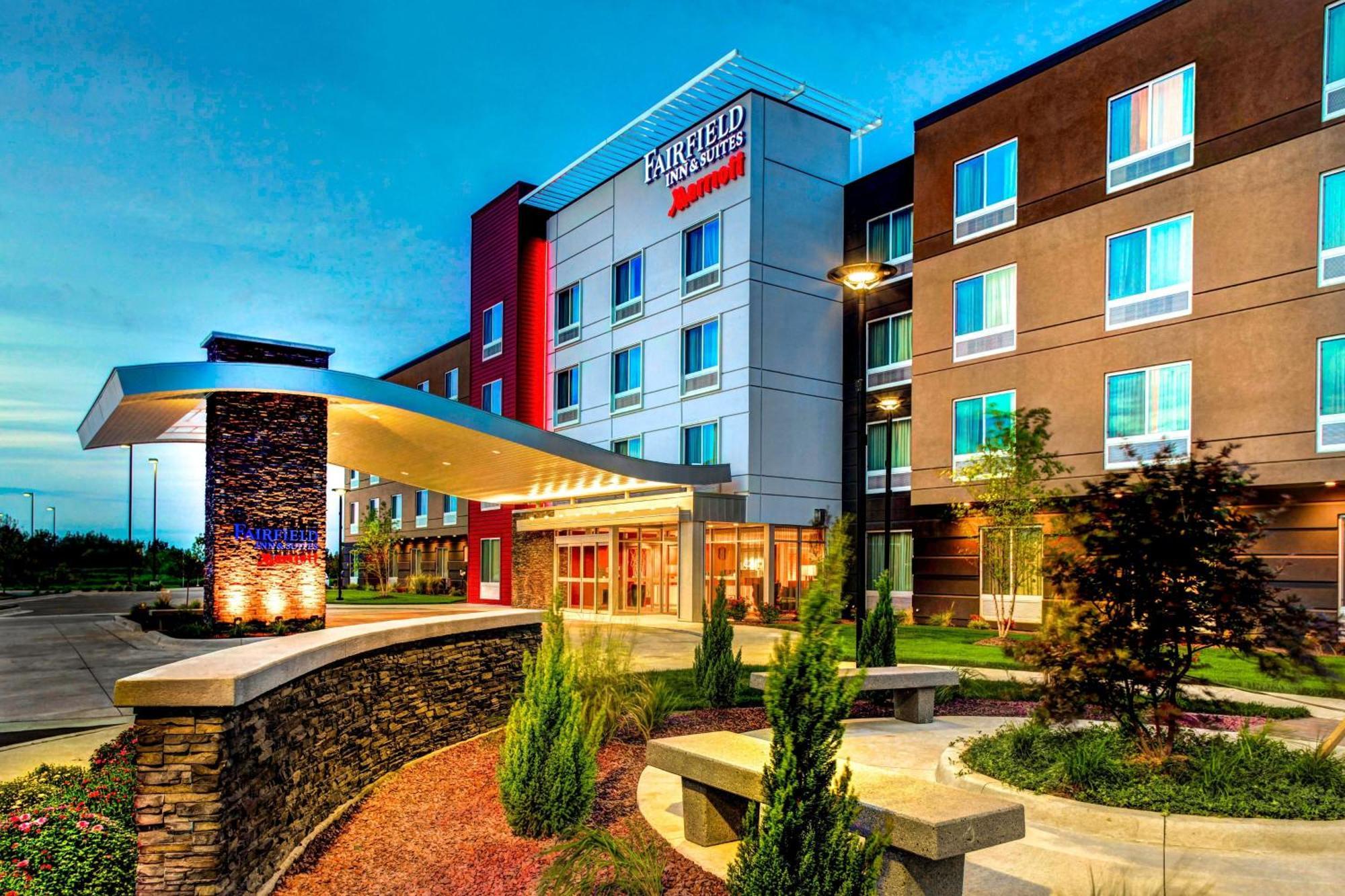 Fairfield Inn & Suites By Marriott Lansing At Eastwood Exterior foto